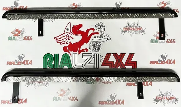 Protezioni sotto porta curvo con  alluminio